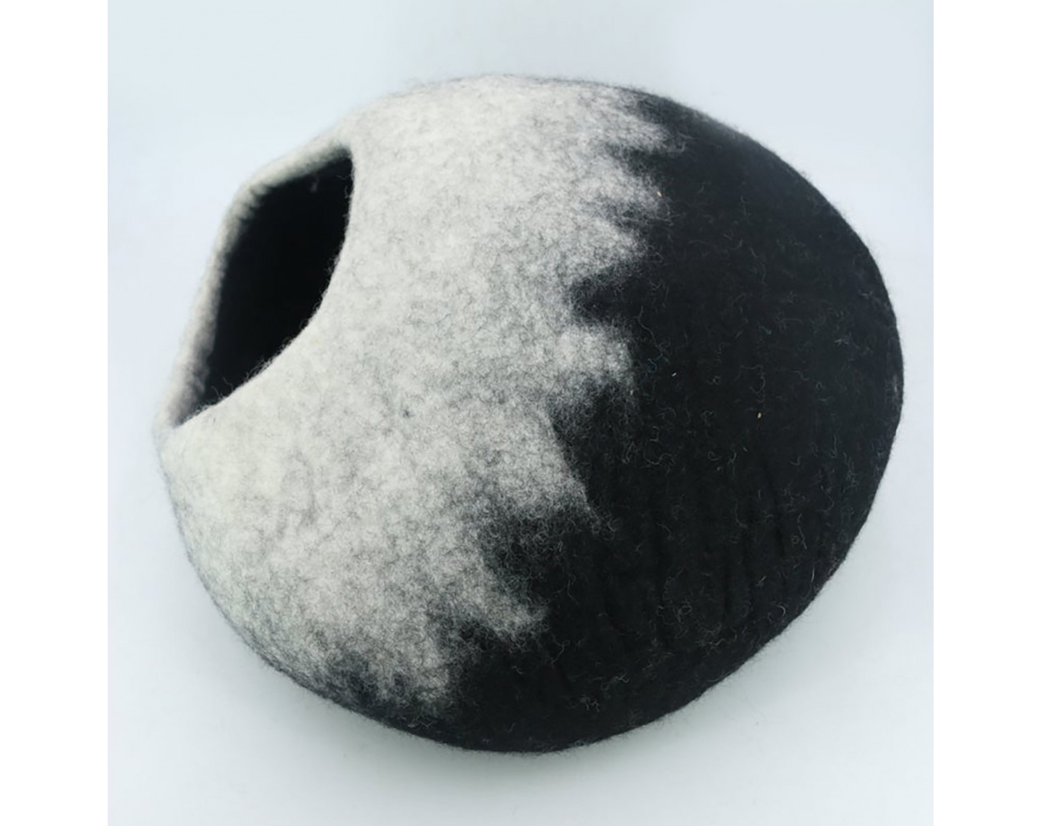 two-color-gradient-felt-cat-house